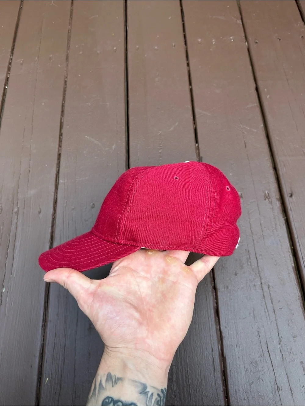 90’s vintage Phillies hat with White 'P' Logo